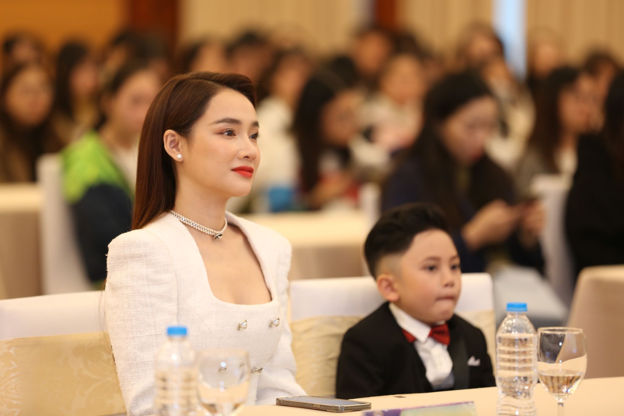 Nhã Phương tham gia sự kiện tại Hà Nội, chia sẻ về hành trình nuôi con đầu lòng