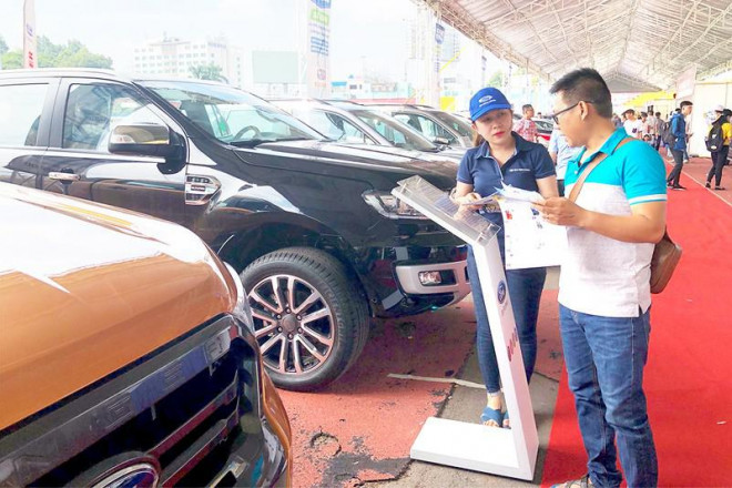 Hơn 296.000 ô tô đã được tiêu thụ trong năm 2020. Ảnh: QUANG HUY
