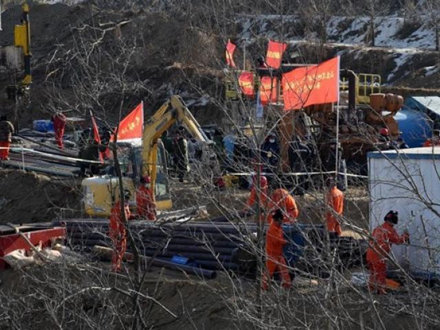 Thế giới - Liên lạc được với 12 còn sống sau 168 giờ sập hầm chôn vùi 22 thợ mỏ ở Trung Quốc