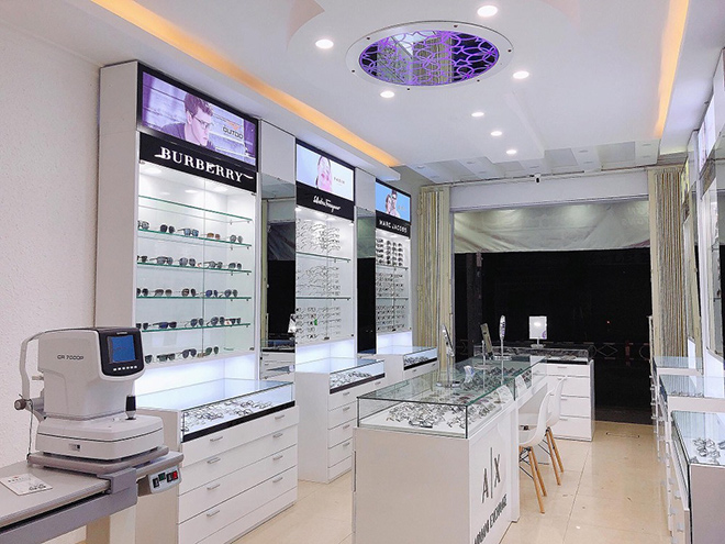 Biến hóa với đa dạng phong cách tại mắt kính Eye Center Vietnam  - 5