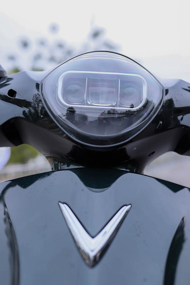 Hé lộ hai siêu phẩm xe máy điện sắp ra mắt của VinFast - 6