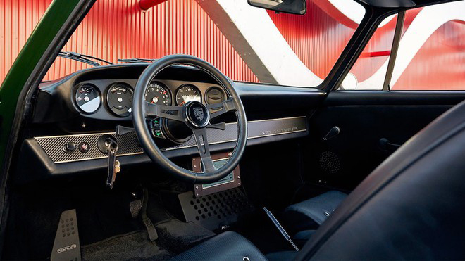 Xe điện Tesla Model S P85 “lột xác” thành xe thể thao Porsche 911 đời 1968 - 4