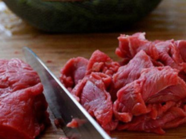 Sức khỏe đời sống - 4 nhóm người nếu ăn nhiều thịt bò sẽ "rước họa" vào thân