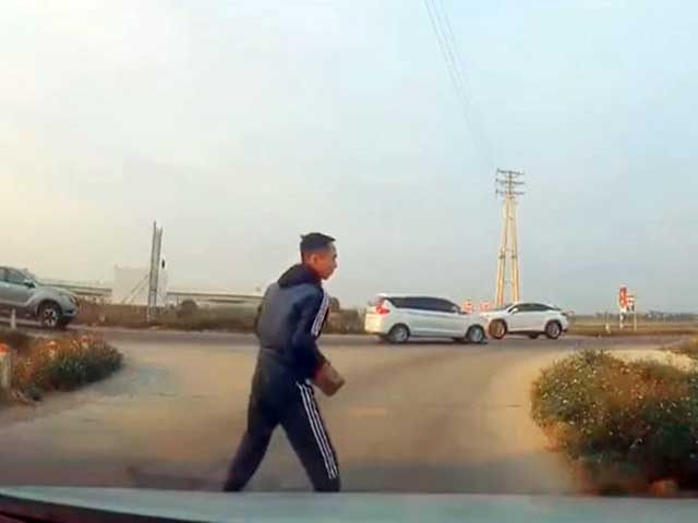 Tin tức trong ngày - “Nhặt viên gạch rơi có thể cứu mạng người”