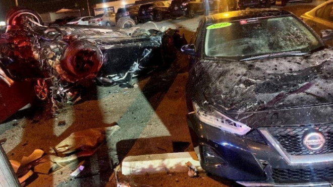 Xe Audi mất lái đâm hàng loạt ô tô trên đường, nữ tài xế tử vong - 1