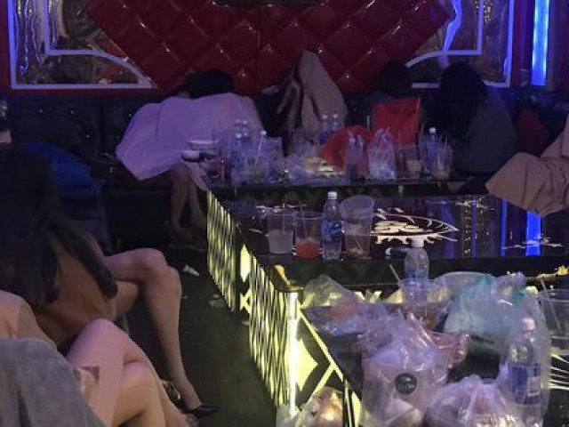 Pháp luật - Khó tin về “đường đi” bên trong một nhà hàng sang trọng ở quận 1