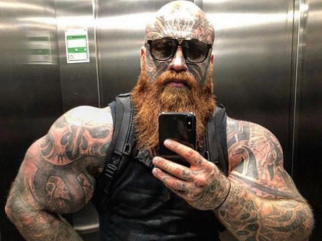 Thể thao - Lực sĩ "vào tù ra tội", xăm trổ đáng sợ nhất thế giới: "Phù thủy" giảm cân