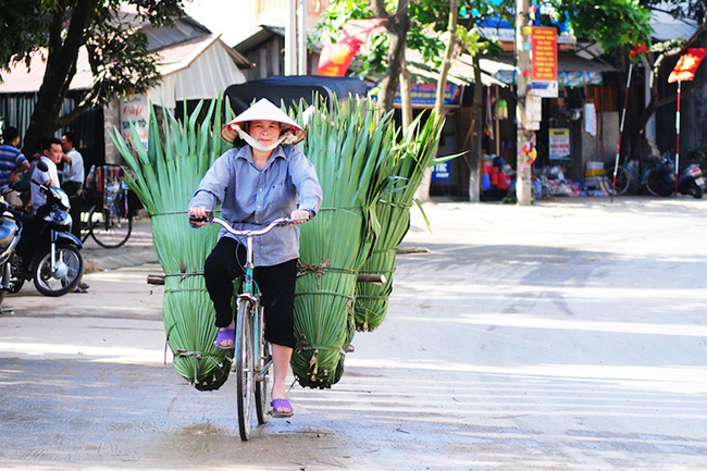 Hà Giang: Bên bờ sông Lô và được bao bọc bởi những dãy núi mù sương, Hà Giang là nơi sinh sống của nhiều dân tộc thiểu số khác nhau. Di sản văn hóa của khu vực được thể hiện rõ ràng trong thành phố. 
