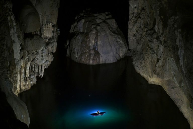 Bên trong Sơn Đoòng – hang động lớn nhất thế giới ở Việt Nam (ảnh: SCMP)