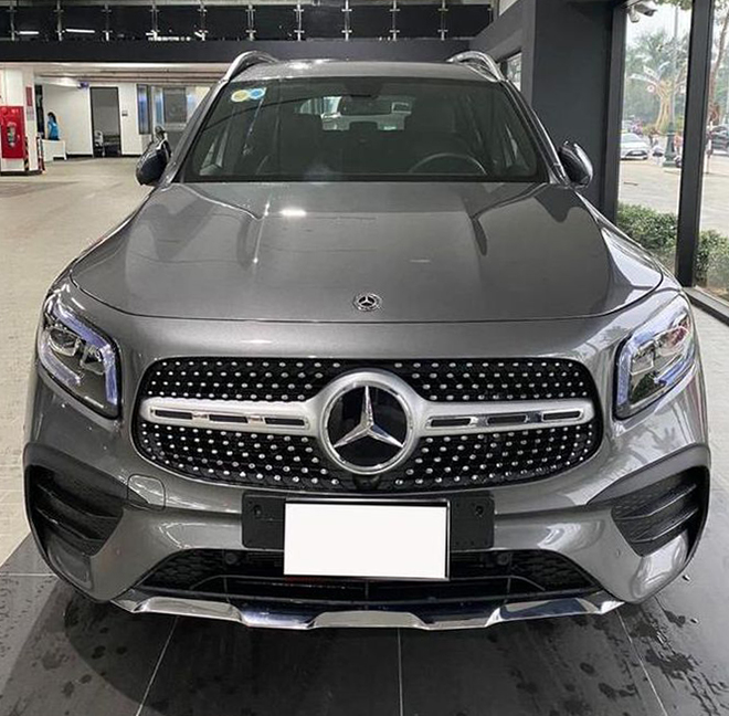 Mercedes-Benz GLB 200 đầu tiên lên sàn xe cũ tại Việt Nam, ODO mới dừng ở 70km - 1