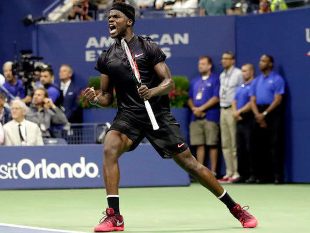 Thể thao - Đánh trái tay quá ảo diệu khiến đối thủ "tức quá như hóa rồ"