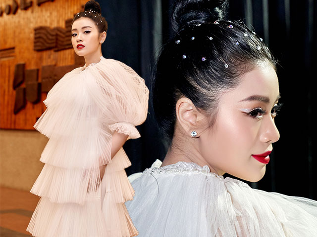 Ca nhạc - MTV - Sao mai Nguyễn Thu Hằng đẹp sắc sảo quyến rũ khi diện áo dài lạ mắt