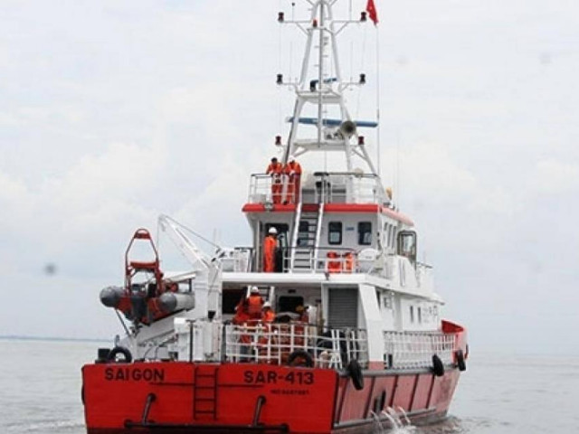 Tin tức trong ngày - Quần thảo trên 100 hải lý tìm kiếm 7 thuyền viên mất tích ở Côn Đảo