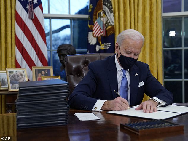 Ông Biden sẽ ký ít nhất 15 sắc lệnh hành pháp trong ngày đầu tiên nắm quyền.