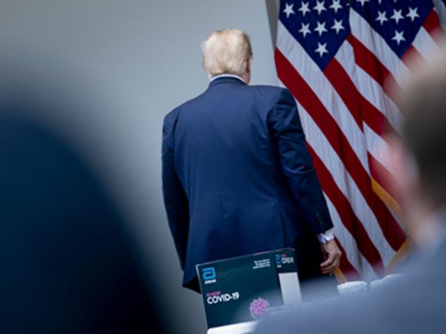 Thế giới - Mỹ: Một người "sốc" vì được ông Trump ân xá phút chót