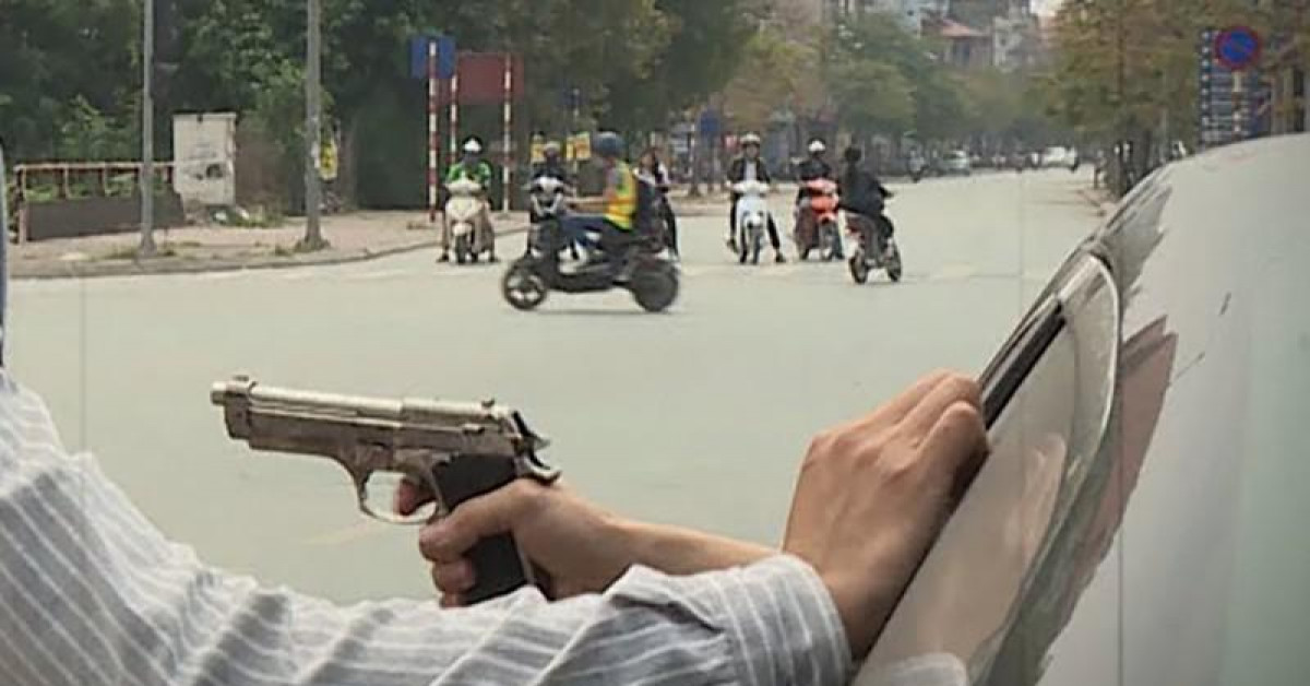 Pháp luật - TP.HCM: Đi ô tô nổ súng vào nhóm thanh niên đứng ven quốc lộ