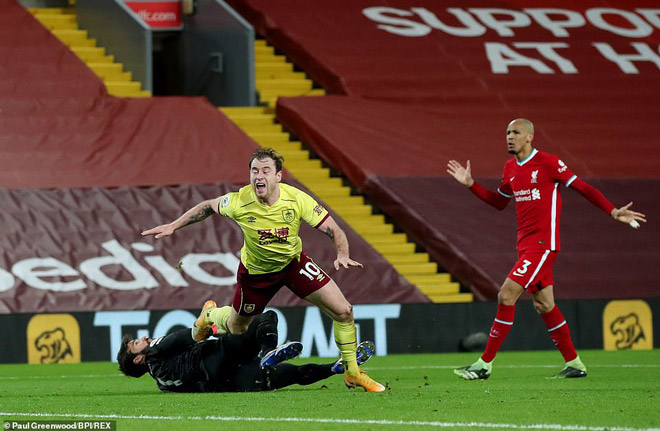 Liverpool không thắng 5 trận liên tiếp: Huyền thoại "phũ phàng" dự đoán sốc - 1