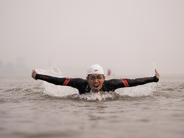 Thể thao - Sửng sốt Ngọc Khánh bơi 200km từ Hà Nội ra biển: Định bơi 2600 km xuyên Việt ra sao?