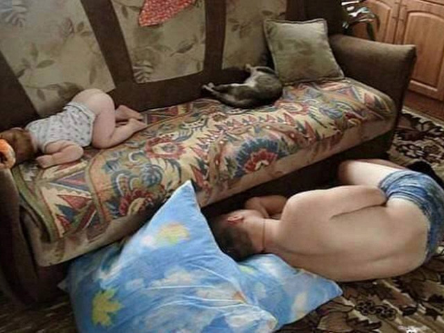 Cười 24H - Các bà mẹ giật mình khi xem hình ảnh trẻ nhỏ ở nhà với một ông bố bá đạo