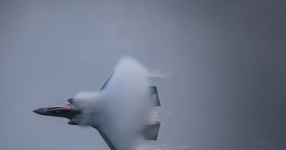 Thế giới - Su-57 Nga dễ dàng 'kết liễu' F-35 Mỹ khi cận chiến một - một