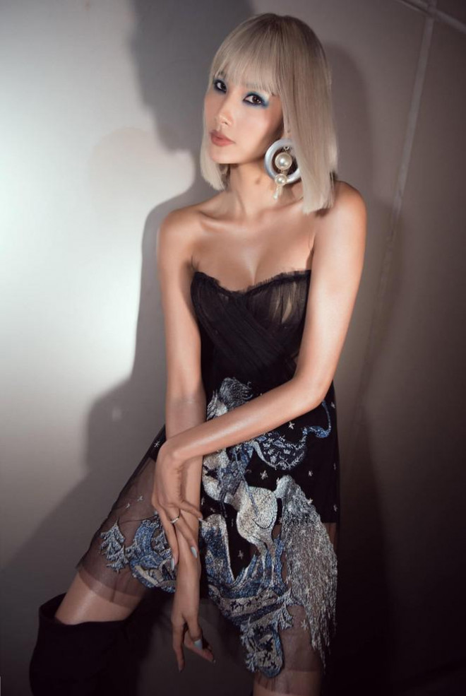 Mai Phương Thúy mặc kín mít vẫn gợi cảm, Diễm Hương khoe dáng nóng bỏng với bikini - 5