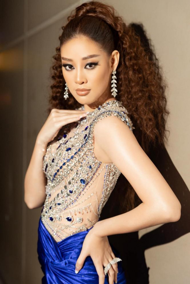 Mai Phương Thúy mặc kín mít vẫn gợi cảm, Diễm Hương khoe dáng nóng bỏng với bikini - 9