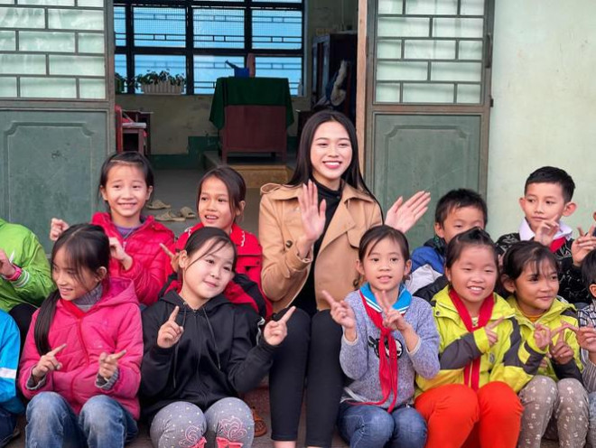 Mai Phương Thúy mặc kín mít vẫn gợi cảm, Diễm Hương khoe dáng nóng bỏng với bikini - 11