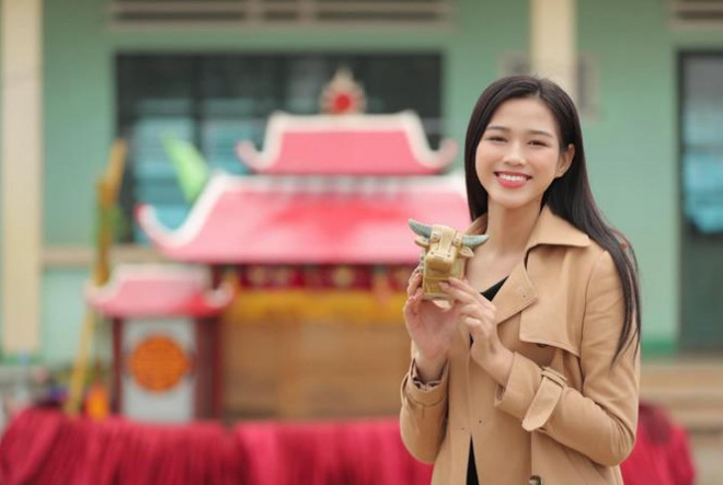 Mai Phương Thúy mặc kín mít vẫn gợi cảm, Diễm Hương khoe dáng nóng bỏng với bikini - 12