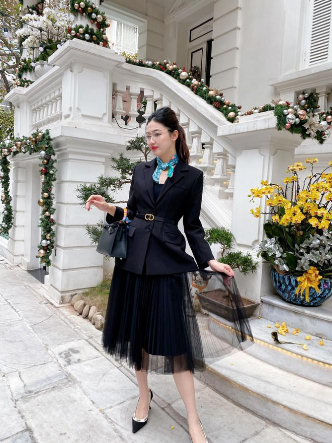 Mai Phương Thúy mặc kín mít vẫn gợi cảm, Diễm Hương khoe dáng nóng bỏng với bikini - 15