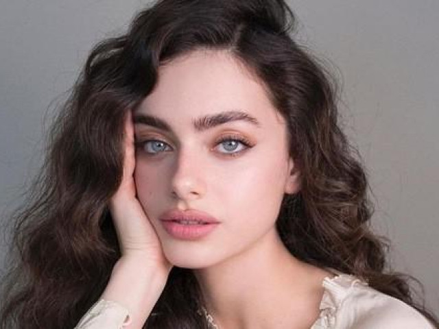 Làm đẹp - Người mẫu có gương mặt đẹp nhất thế giới vẫn bị chế giễu ngoại hình