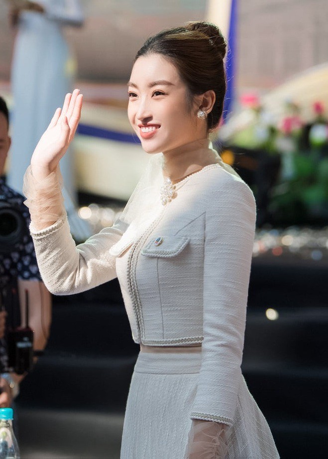 Váy cạp cao khoe eo thon như Seo Ye Ji đang thành &#34;chân ái&#34; của hàng loạt sao châu Á - 9