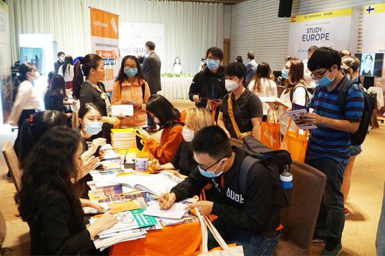 Học sinh, sinh viên nên tham gia buổi triển lãm du học uy tín của Phái đoàn Liên minh châu Âu tại Việt Nam