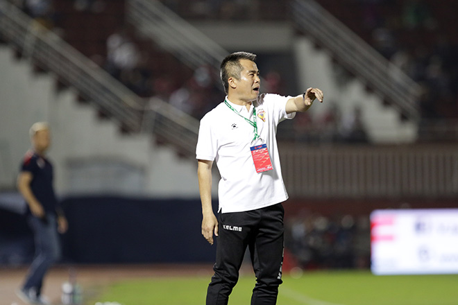 “Mourinho Việt Nam”: Hà Tĩnh thua TP.HCM do trọng tài “bất thường” - 1