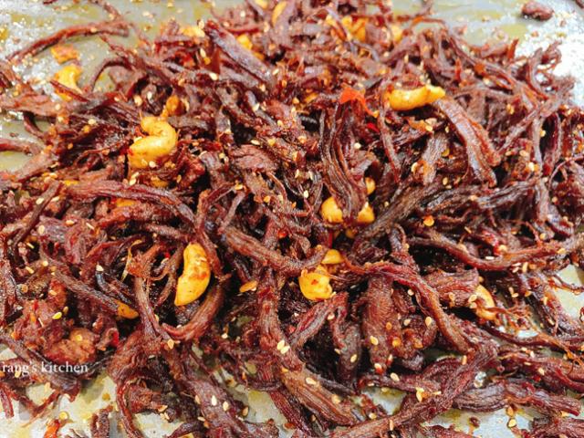 Ẩm thực - Khô bò mè hạt điều cực tốn bia ngày Tết