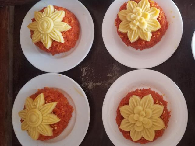 Ẩm thực - Vài mẹo nhỏ nấu xôi gấc mềm ngon, lên màu rực rỡ để cả năm may mắn