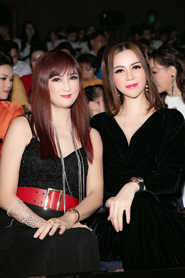 Hoa hậu Bùi Thị Hà đọ sắc với diễn viên Hiền Mai.