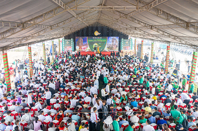 2.000 người tranh mua đất Thăng Long Central City