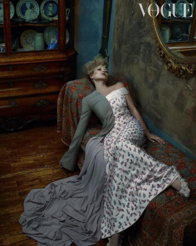 Kate Moss U50 gợi cảm đầy sức sống - 2