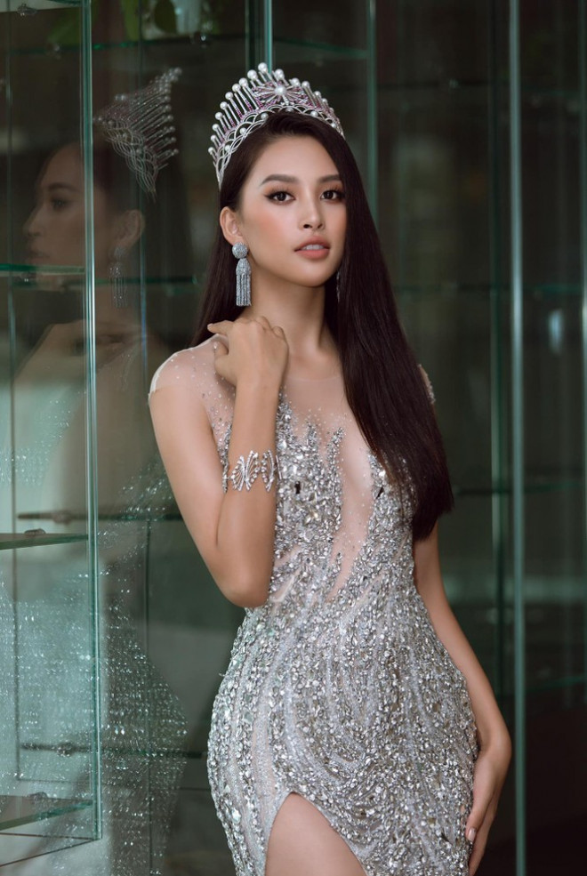 Ngắm Tiểu Vy mới lạ với tóc ngắn, chợt nhận ra chưa kiểu tóc nào làm khó được Hoa hậu - 3