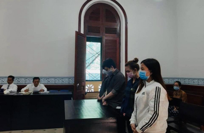 Bốn bị cáo hầu tòa về tội "Trộm cắp tài sản"