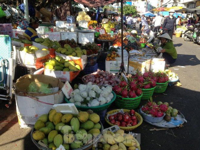Giá nhiều loại thực phẩm tăng mạnh trước rằm tháng Chạp - 6