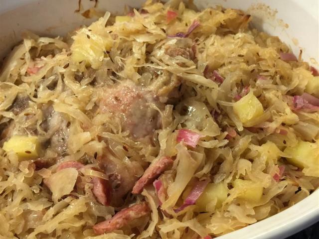 Ẩm thực - Loại rau là "thầy thuốc của người nghèo" nấu với thịt lợn thành món siêu ngon, đại bổ