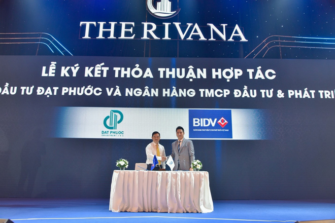 Lãnh đạo Đạt Phước và BIDV đã thực hiện nghi thức ký kết hợp tác tài trợ gói tài chính cho khách sở hữu căn hộ The Rivana