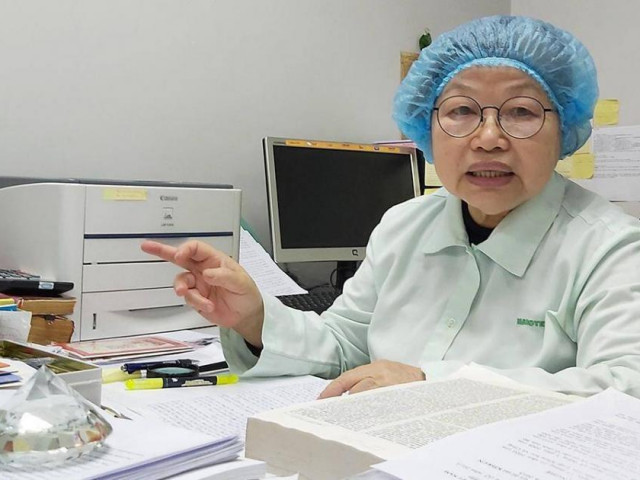 Tin tức trong ngày - Nữ Anh hùng 54 năm gắn bó với phòng thí nghiệm, vaccine