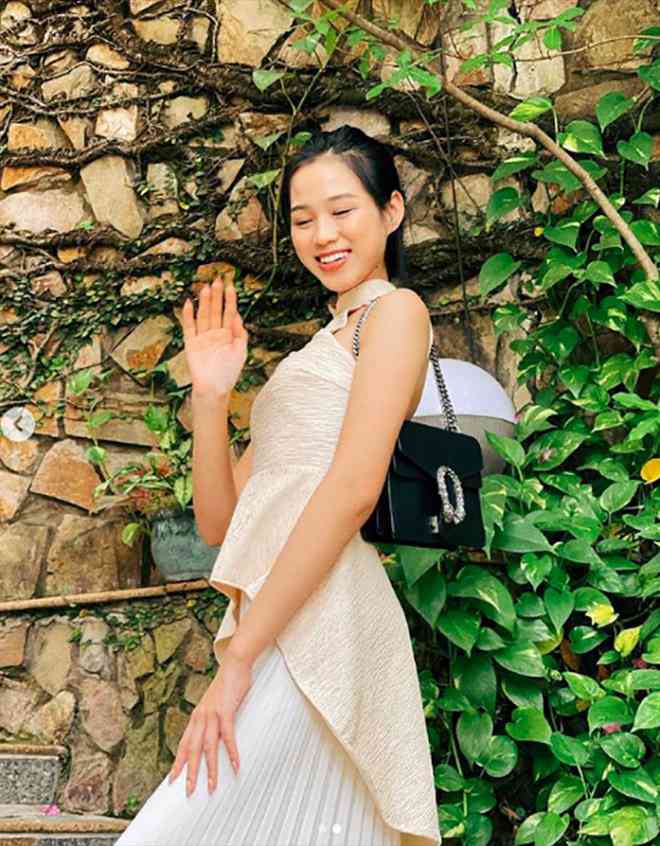 Hoa hậu Đỗ Thị Hà để mặt mộc vẫn đẹp rạng rỡ, H&#39;hen Niê hoá &#39;nàng Xuân&#39; với áo tứ thân - 2