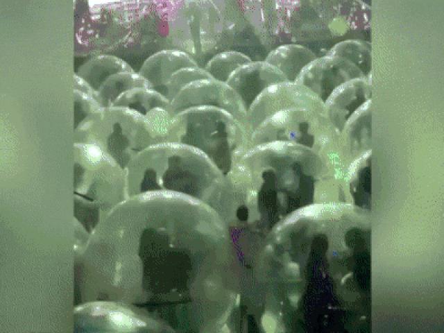 Media - Hình thức biểu diễn đặc biệt của ban nhạc Flaming Lips giữa đại dịch COVID-19