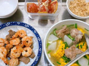 Ẩm thực - Chị em &quot;phát sốt&quot; trước mâm cơm ở cữ của anh chồng 9x nấu cho vợ