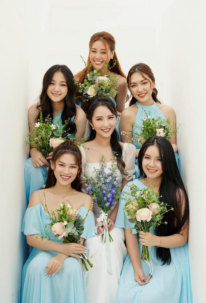 Hoa hậu Đỗ Thị Hà xinh đẹp nền nã với áo dài, H'Hen Niê hoá búp bê barbie nóng bỏng - 13