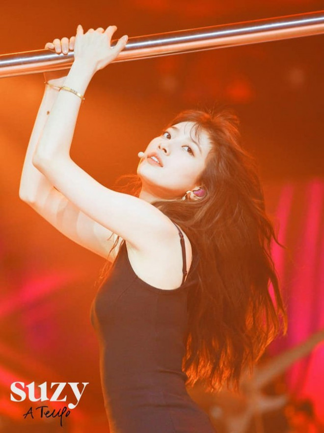 Không ngờ Suzy lại mắc phải lỗi trang phục cơ bản này trong show diễn quan trọng - 2