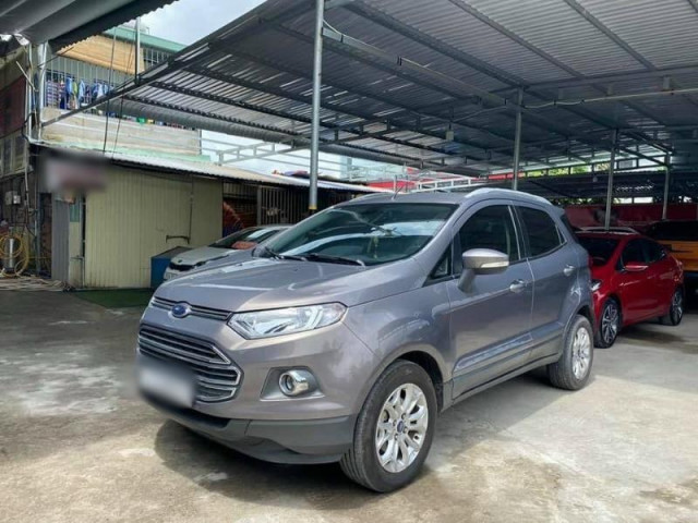 Tin tức ô tô - Cận Tết, nhiều ô tô cũ được khách quan tâm